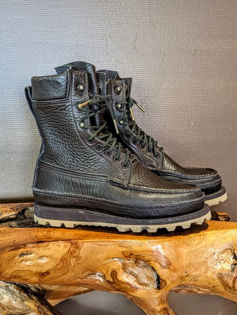 Photo by bguy on October 2, 2023 of the Russell Moccasin Co. South 40 Birdshooter in Unknown Leather.