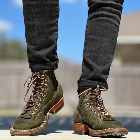 Photo by sawdustandstitch on October 2, 2024 of the White's 350 Cutter in C.F. Stead Leaf Green Waxy Commander Suede.