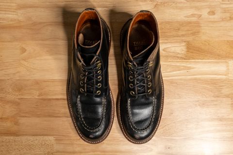 Photo by sawdustandstitch on November 6, 2025 of the Grant Stone Brass Boot in Horween Black Chromexcel.