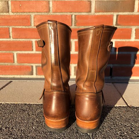 Photo by rarum2 on March 1, 2023 of the John Lofgren Wabash Engineer Boots in Horween Natural Chromexcel.
