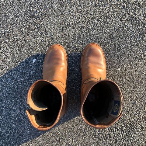 Photo by rarum2 on March 1, 2023 of the John Lofgren Wabash Engineer Boots in Horween Natural Chromexcel.