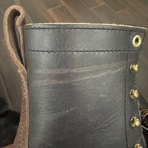 Photo by traceycortez on October 4, 2024 of the Frank's Boots Type 1 Commander in Horween Black Teacore Cypress & Horween Natural Waxed Flesh.