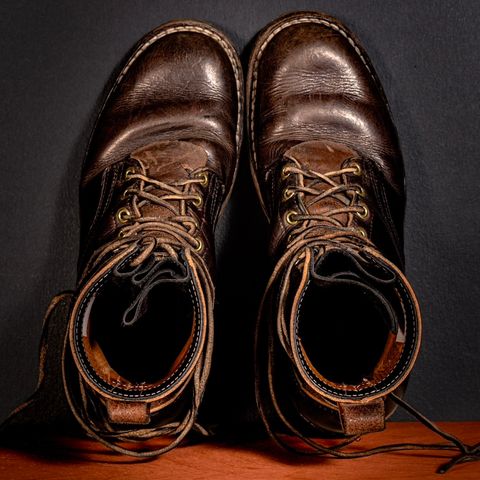 Photo by traceycortez on February 6, 2025 of the Frank's Boots Type 1 Commander in Horween Black Teacore Cypress & Horween Natural Waxed Flesh.