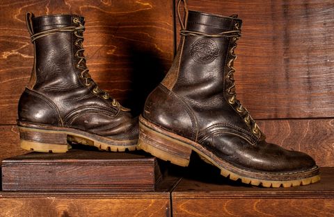 Photo by traceycortez on March 4, 2025 of the Frank's Boots Type 1 Commander in Horween Black Teacore Cypress & Horween Natural Waxed Flesh.