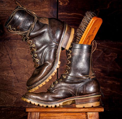 Photo by traceycortez on April 4, 2025 of the Frank's Boots Type 1 Commander in Horween Black Teacore Cypress & Horween Natural Waxed Flesh.