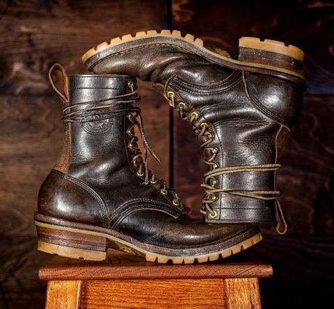Photo by traceycortez on April 4, 2025 of the Frank's Boots Type 1 Commander in Horween Black Teacore Cypress & Horween Natural Waxed Flesh.
