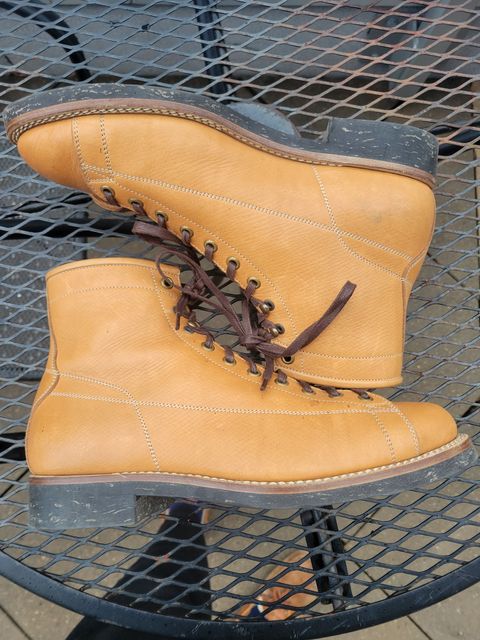 Photo by sacerdos9287 on December 6, 2023 of the Onderhoud LCV02 Monkey Boot in Horween Natural Pioneer Reindeer.