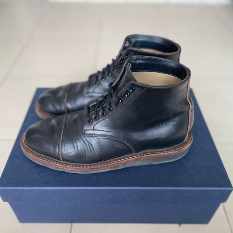 Photo by khc1013 on November 8, 2023 of the Oak Street Bootmakers Lakeshore Boot in Horween Black Chromexcel.