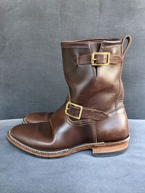 Photo by Trim_Man on December 5, 2022 of the Viberg Engineer in Horween Brown Chromexcel Horsebutt.