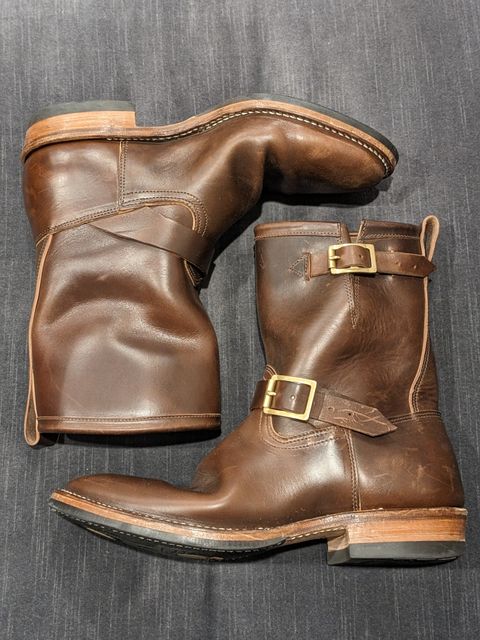 Photo by Trim_Man on January 6, 2023 of the Viberg Engineer in Horween Brown Chromexcel Horsebutt.