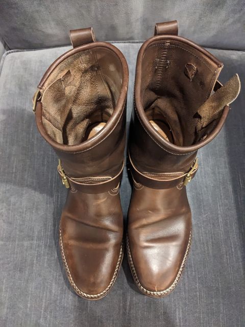 Photo by Trim_Man on March 6, 2023 of the Viberg Engineer in Horween Brown Chromexcel Horsebutt.