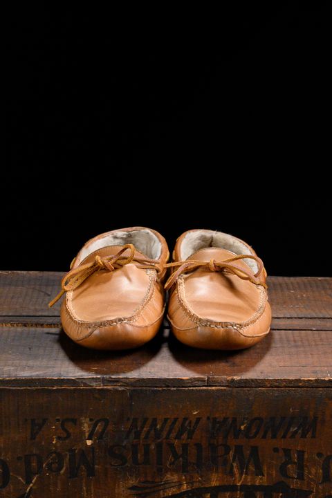 Photo by CarmineJackLeather on January 5, 2025 of the Oak Street Bootmakers Shearling House Moc in Horween Natural Chromexcel.