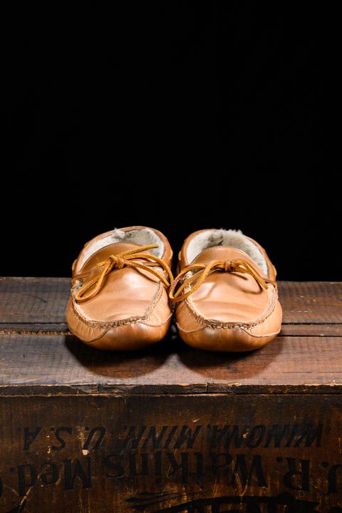 Photo by CarmineJackLeather on February 4, 2025 of the Oak Street Bootmakers Shearling House Moc in Horween Natural Chromexcel.