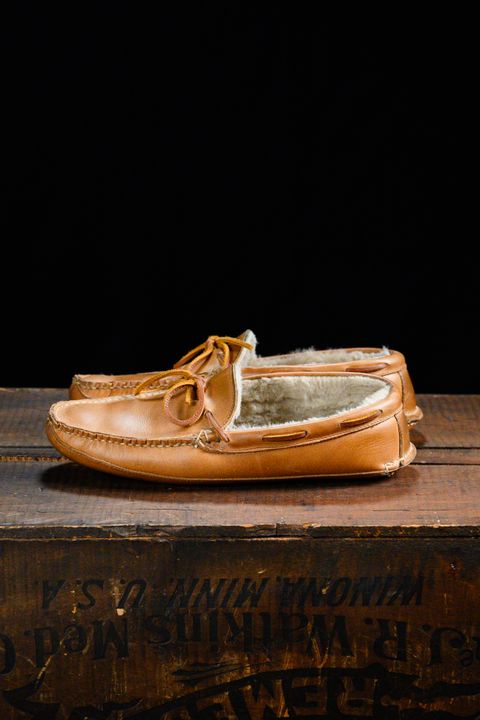 Photo by CarmineJackLeather on February 4, 2025 of the Oak Street Bootmakers Shearling House Moc in Horween Natural Chromexcel.