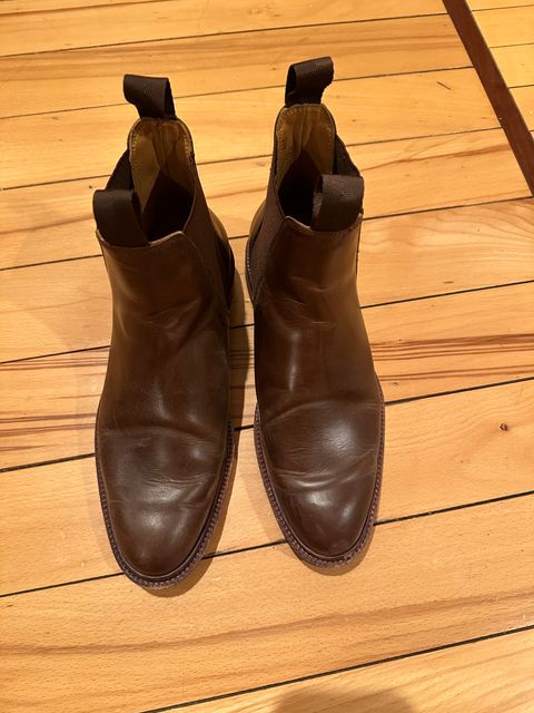 Photo by waltyboy on March 6, 2024 of the Meermin Chelsea Boot in Rust Waxy Calf.