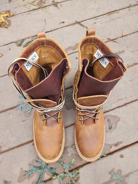 Photo by ba_knows on October 5, 2022 of the Nicks Traveler in Horween Orange Predator.