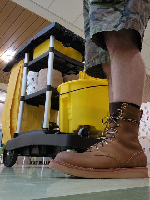 Photo by ba_knows on October 5, 2022 of the Nicks Traveler in Horween Orange Predator.