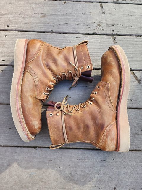 Photo by ba_knows on January 1, 2023 of the Nicks Traveler in Horween Orange Predator.