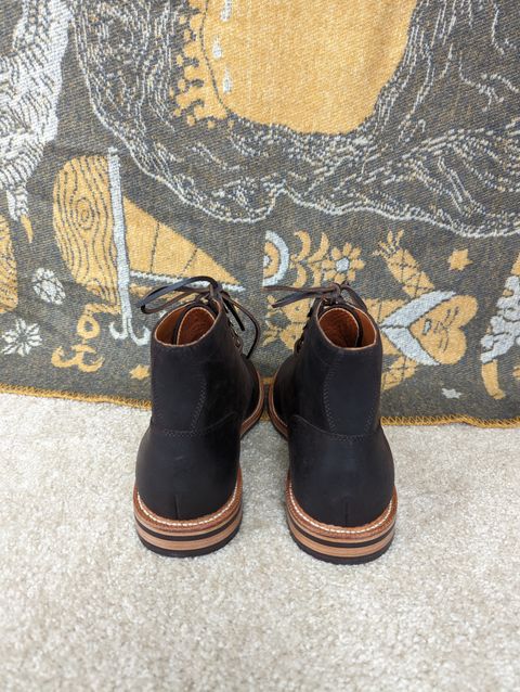 Photo by unofficiallegends on October 1, 2022 of the Grant Stone Diesel Boot in C.F. Stead Earth Waxy Commander Suede.