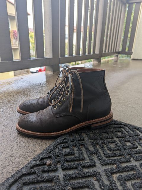 Photo by unofficiallegends on March 2, 2023 of the Grant Stone Diesel Boot in C.F. Stead Earth Waxy Commander Suede.