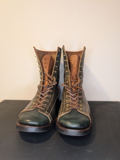 Photo by unofficiallegends on January 4, 2026 of the Clinch Gary Boots in Clinch / Green-Overdyed Horsebutt.