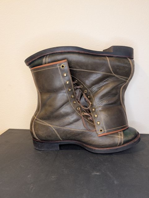 Photo by unofficiallegends on April 5, 2026 of the Clinch Gary Boots in Clinch / Green-Overdyed Horsebutt.