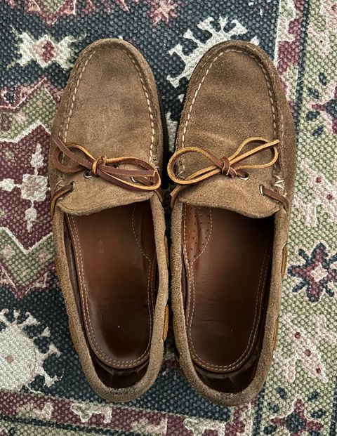 Photo by i29alpha on December 12, 2023 of the Oak Street Bootmakers Camp Moc in Horween Natural Chromexcel Roughout.