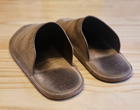 Photo by joeldelassus on April 3, 2025 of the DELASSUS LEATHER HOUSE MULE in Horween Natural Chromexcel Roughout.