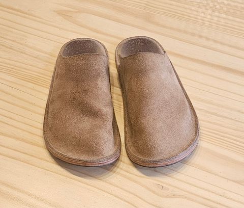 Photo by joeldelassus on April 3, 2025 of the DELASSUS LEATHER HOUSE MULE in Horween Natural Chromexcel Roughout.