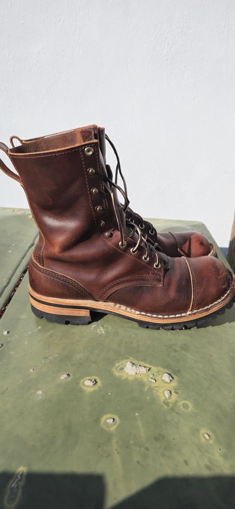 Photo by manuelbriones on November 3, 2024 of the Nicks Handmade Boots MTO in Italian Brown Cypress.