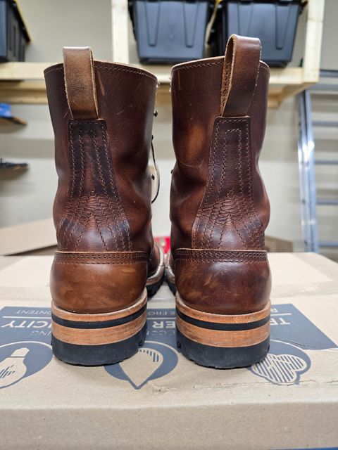 Photo by manuelbriones on December 4, 2024 of the Nicks Handmade Boots MTO in Italian Brown Cypress.