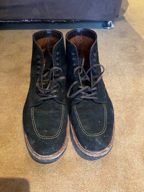 Photo by rufio on December 5, 2022 of the Alden Indy Boot in Horween Earth Chamois Roughout.