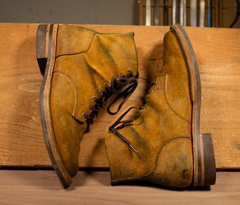 Photo by davecorey on January 4, 2025 of the Oldspeed MFG Service Boot 6” in Horween Tan Latigo Rough Out.