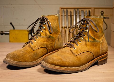 Photo by davecorey on January 4, 2025 of the Oldspeed MFG Service Boot 6” in Horween Tan Latigo Rough Out.
