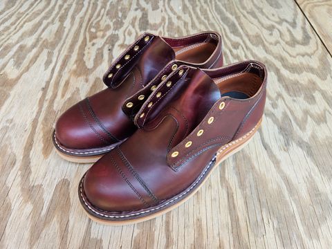 Photo by RaTiOnCrItOP on April 29, 2025 of the White's Oxford in Horween Burgundy Chromexcel Horsehide.