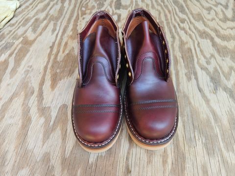 Photo by RaTiOnCrItOP on April 29, 2025 of the White's Oxford in Horween Burgundy Chromexcel Horsehide.
