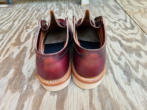 Photo by RaTiOnCrItOP on April 29, 2025 of the White's Oxford in Horween Burgundy Chromexcel Horsehide.