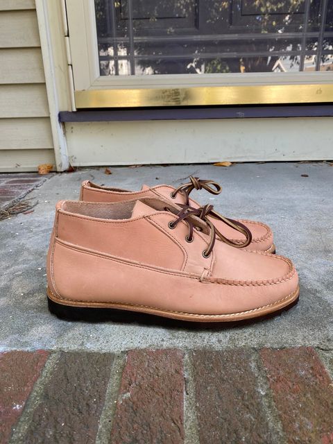 Photo by MaxPower on October 5, 2023 of the Rancourt & Co. Acadia Chukka Redux in Horween Natural Essex.