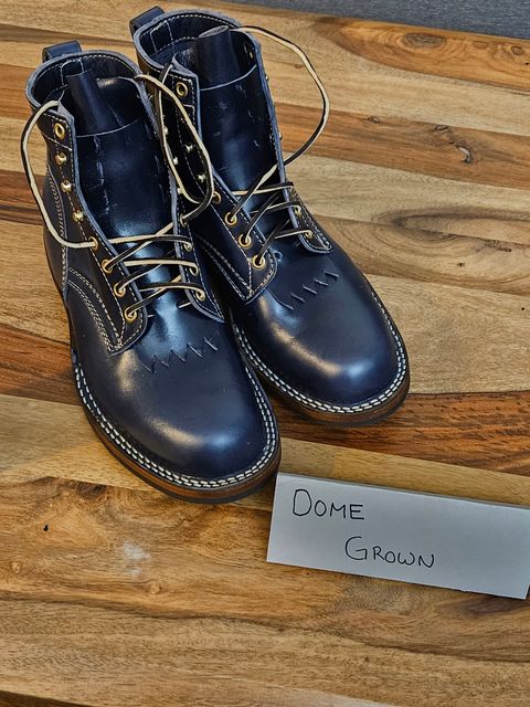 Photo by aDogNamedMerle on November 1, 2023 of the White's Stitchdown Cruiser in Maryam Navy Horsehide.