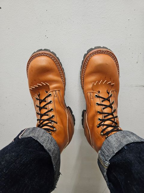 Photo by aDogNamedMerle on December 6, 2024 of the Nicks DomePro in Wickett & Craig Tan English Bridle.