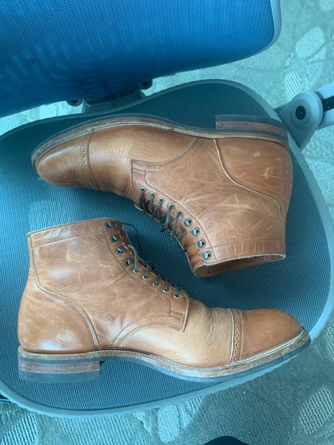 Photo by canary on January 5, 2023 of the Viberg Service Boot BCT in Horween Natural Dublin.
