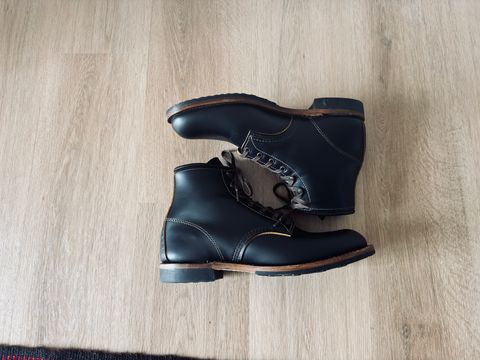Photo by drivera16 on March 8, 2026 of the Red Wing Beckman Flatbox in S.B. Foot Black Klondike.
