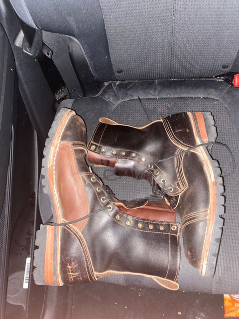 Photo by RoseAnvil_Taylor on January 6, 2023 of the Nicks Unknown Model in Horween Dark Brown Waxed Flesh.
