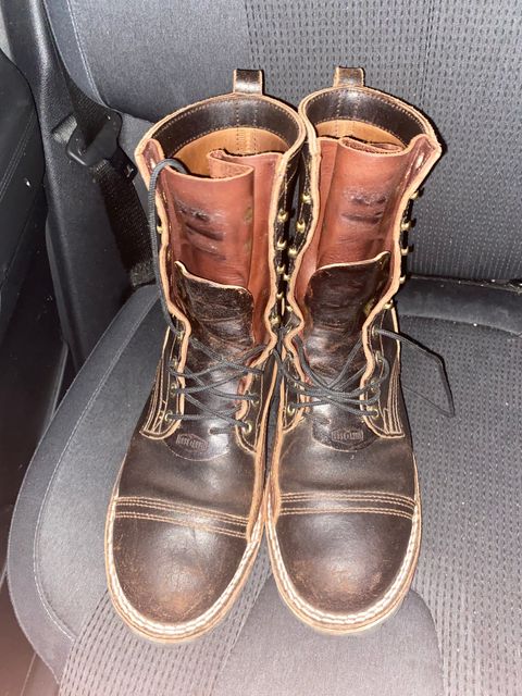 Photo by RoseAnvil_Taylor on January 6, 2023 of the Nicks Unknown Model in Horween Dark Brown Waxed Flesh.