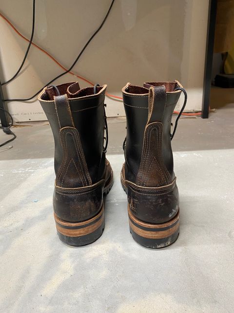 Photo by RoseAnvil_Taylor on March 2, 2023 of the Nicks Unknown Model in Horween Dark Brown Waxed Flesh.