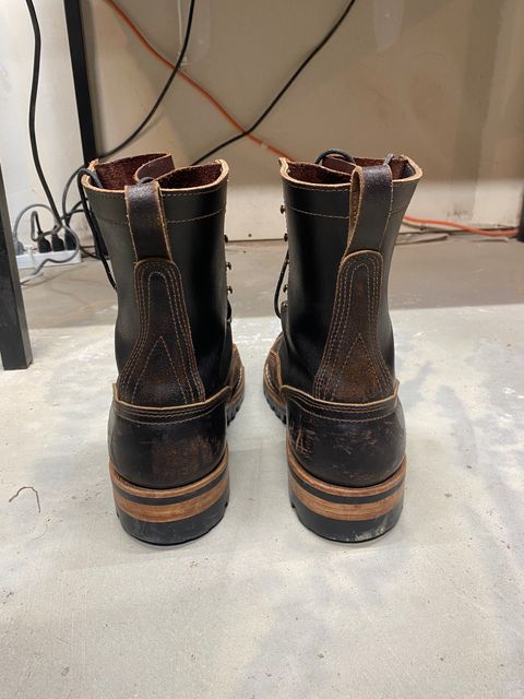 Photo by RoseAnvil_Taylor on April 6, 2023 of the Nicks Unknown Model in Horween Dark Brown Waxed Flesh.