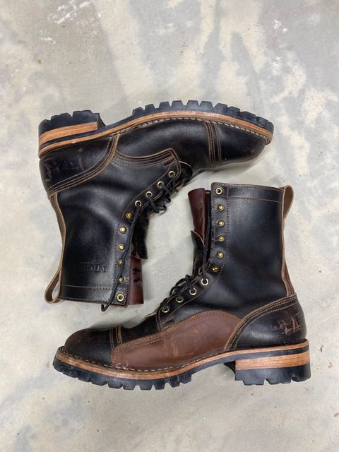 Photo by RoseAnvil_Taylor on April 6, 2023 of the Nicks Unknown Model in Horween Dark Brown Waxed Flesh.