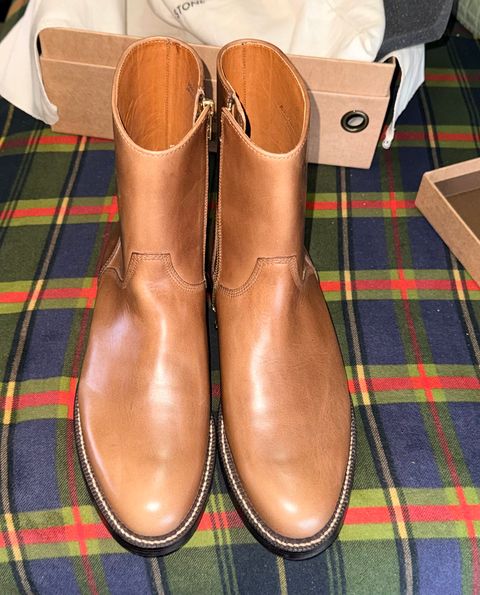 Photo by HeritageWearingPatriot on February 26, 2026 of the Grant Stone Elias in Horween Dune Chromexcel.