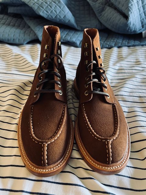 Photo by HeritageWearingPatriot on February 7, 2024 of the Grant Stone Ottawa Boot in C.F. Stead Bourbon Repello Calf Suede.