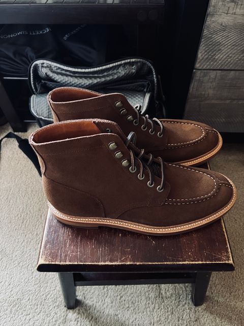 Photo by HeritageWearingPatriot on February 7, 2024 of the Grant Stone Ottawa Boot in C.F. Stead Bourbon Repello Calf Suede.